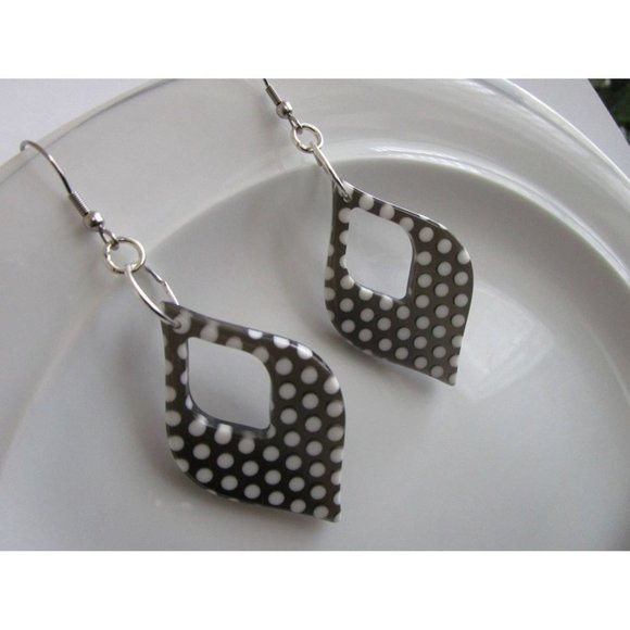 Teardrop polka dot earring dangle black white polka dot nickel free posts dangle - Picture 4 of 5